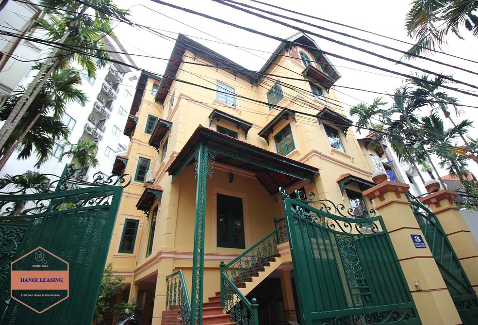 A huge house with 7 bedrooms and swimming pool for rent in Westlake, Tay Ho, Hanoi