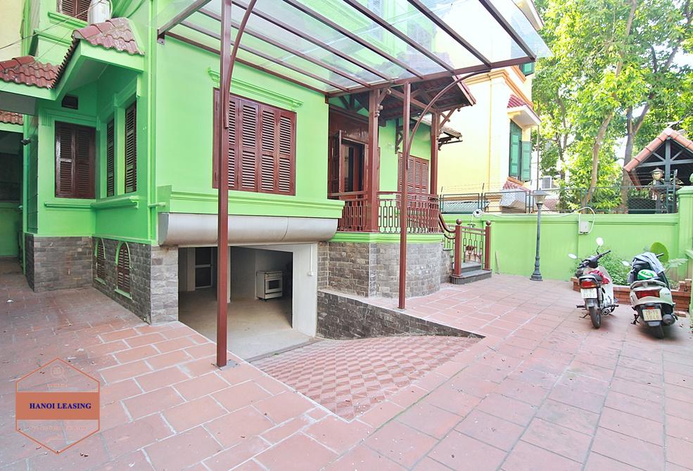 A spacious house with big garage in To ngoc van, Tay ho, Ha noi