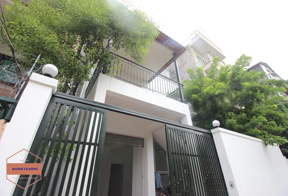 A small but nice and modern house with huge terrace and lakeview to rent in Tay Ho