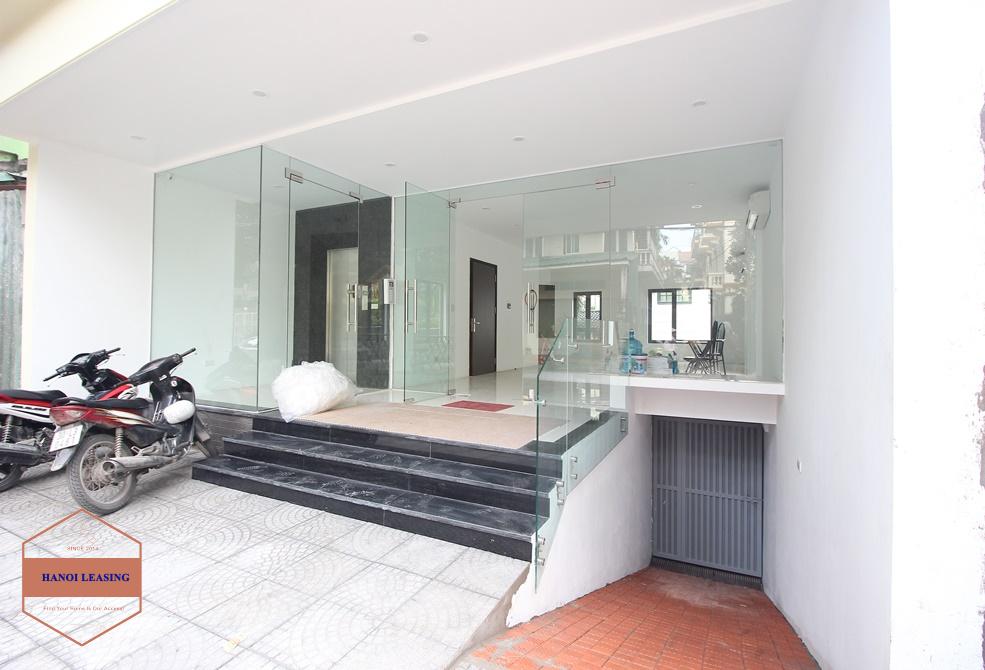 Ideal office for rent in Tay Ho, Hanoi