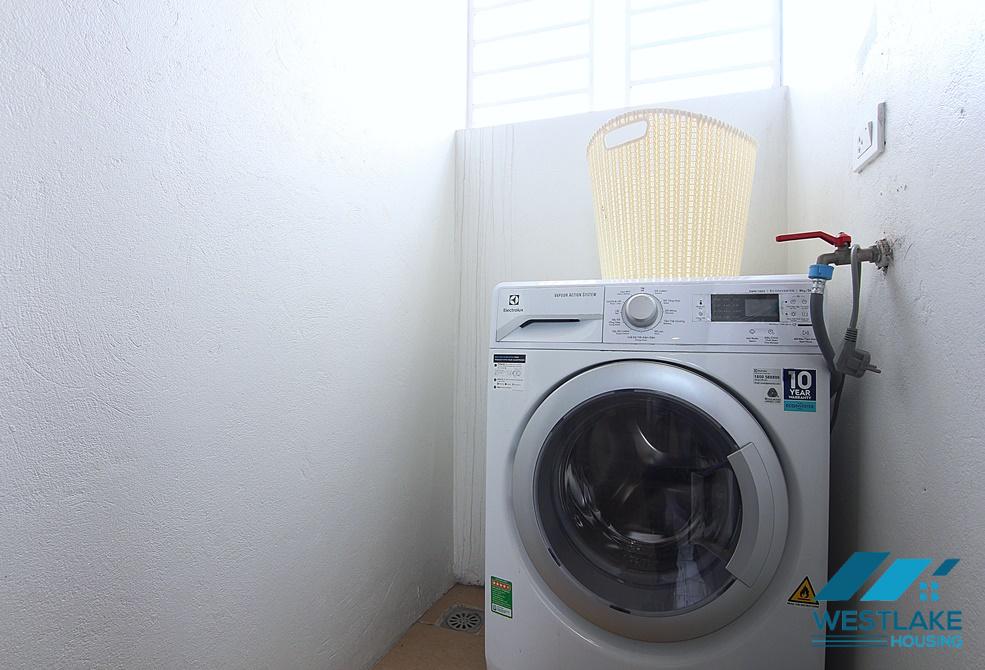 Lake view 1 bedroom apartment for rent in Nhat Chieu, Tay Ho