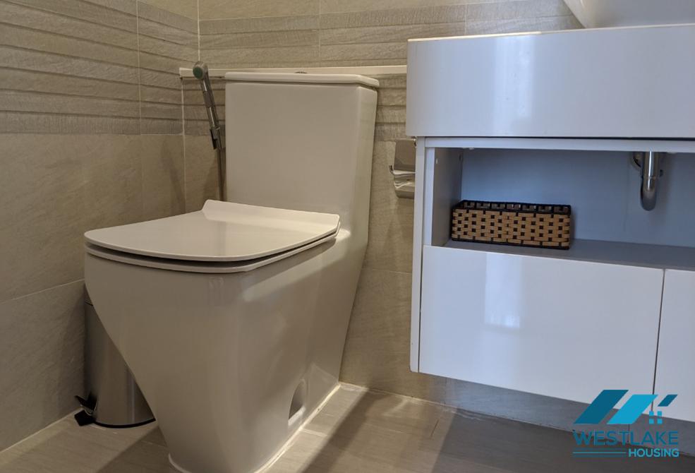 Cho thuê căn hộ 2 phòng ngủ mới và hiện đại tại Metropolis, Ba Đình, Hà Nội