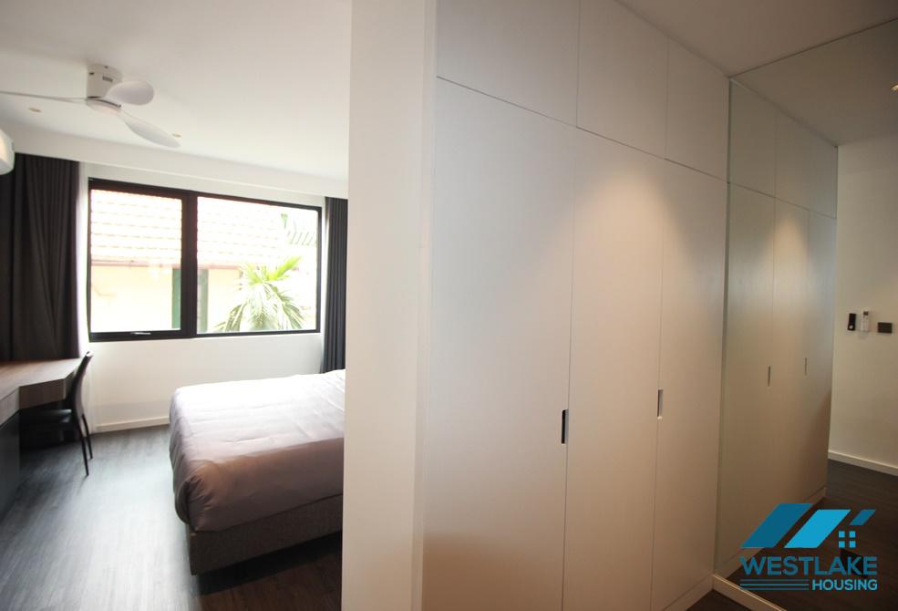 Lake view and modern 03-bedroom apartment for rent in Quang Khanh street