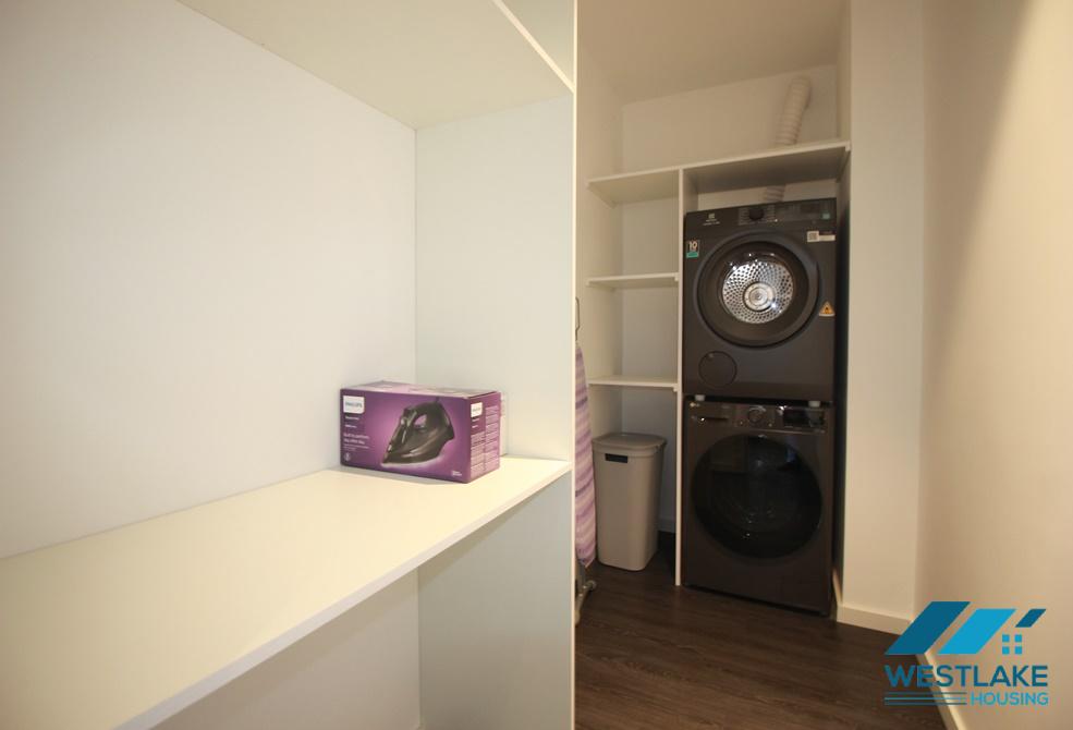 Lake view and modern 03-bedroom apartment for rent in Quang Khanh street