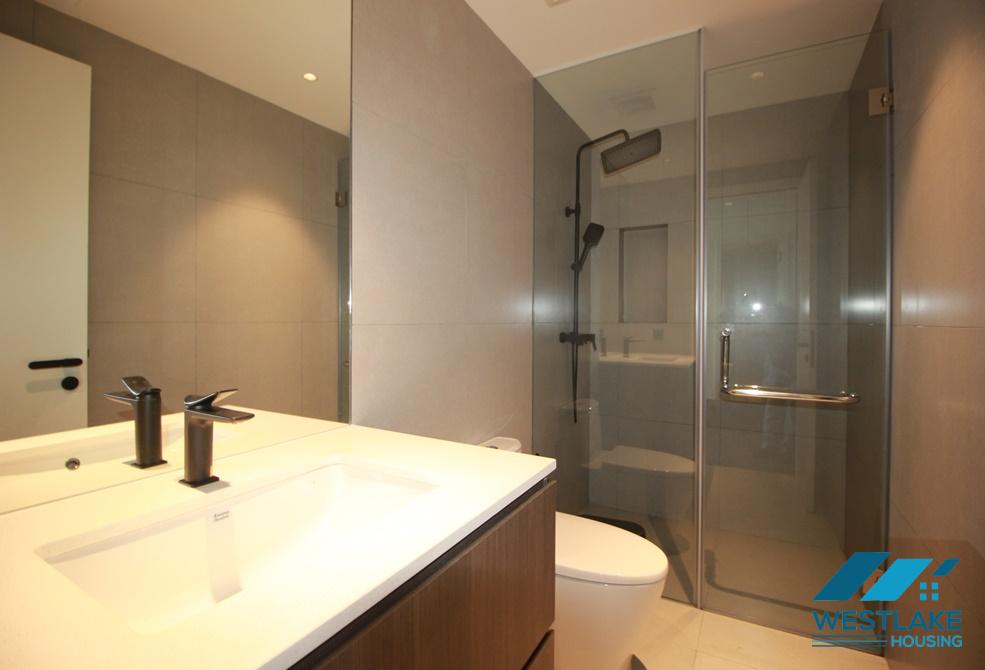 Lake view and modern 03-bedroom apartment for rent in Quang Khanh street