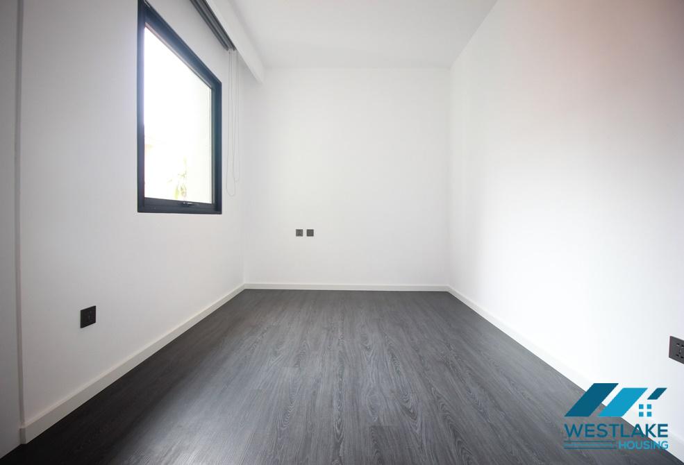 Lake view and modern 03-bedroom apartment for rent in Quang Khanh street