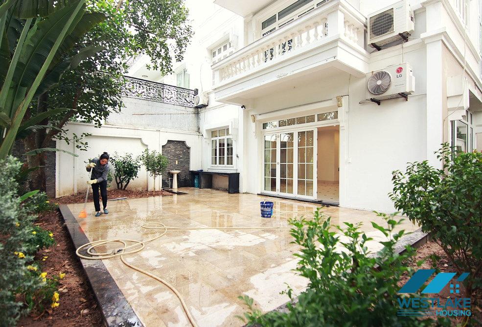 Nhà cho thuê chất lượng cao và rộng rãi tại Ciputra, Tây Hồ, Hà Nội - Không có đồ đạc