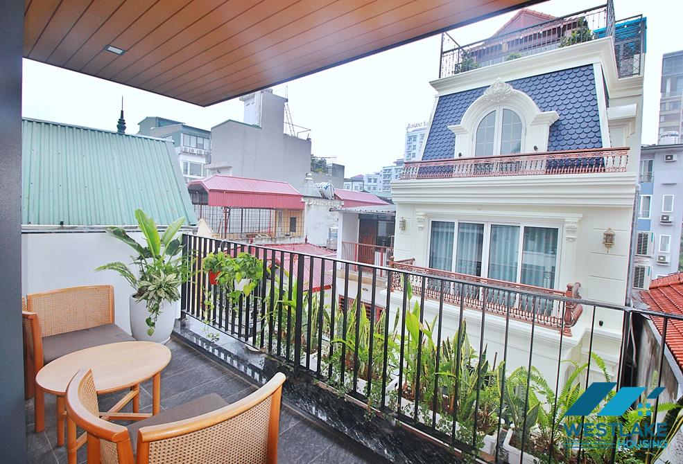 Cho Thuê Căn Hộ 2 Phòng Ngủ Mới Hoàn Toàn Tại Phố Xuân Diệu, Tây Hồ, Hà Nội