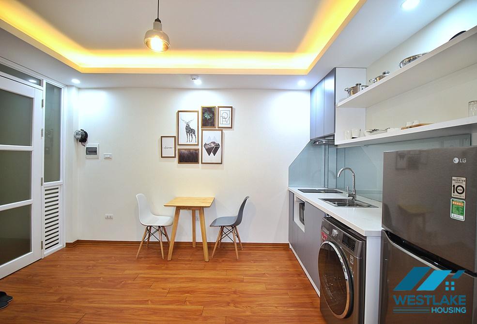 Cho Thuê Căn Hộ 1 Phòng Ngủ Đẹp Tại Xóm Chùa Đặng Thai Mai Tây Hồ, Hà Nội