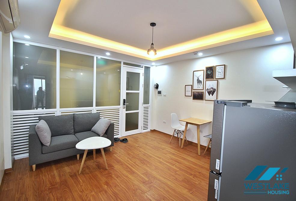Cho Thuê Căn Hộ 1 Phòng Ngủ Đẹp Tại Xóm Chùa Đặng Thai Mai Tây Hồ, Hà Nội
