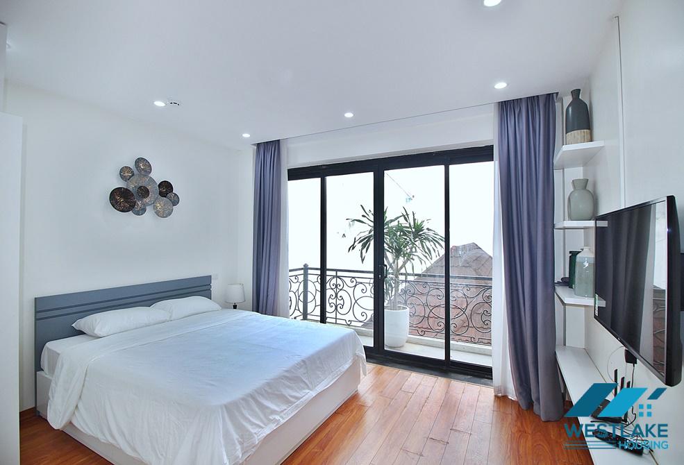 Cho Thuê Căn Hộ 1 Phòng Ngủ Đẹp Tại Xóm Chùa Đặng Thai Mai Tây Hồ, Hà Nội