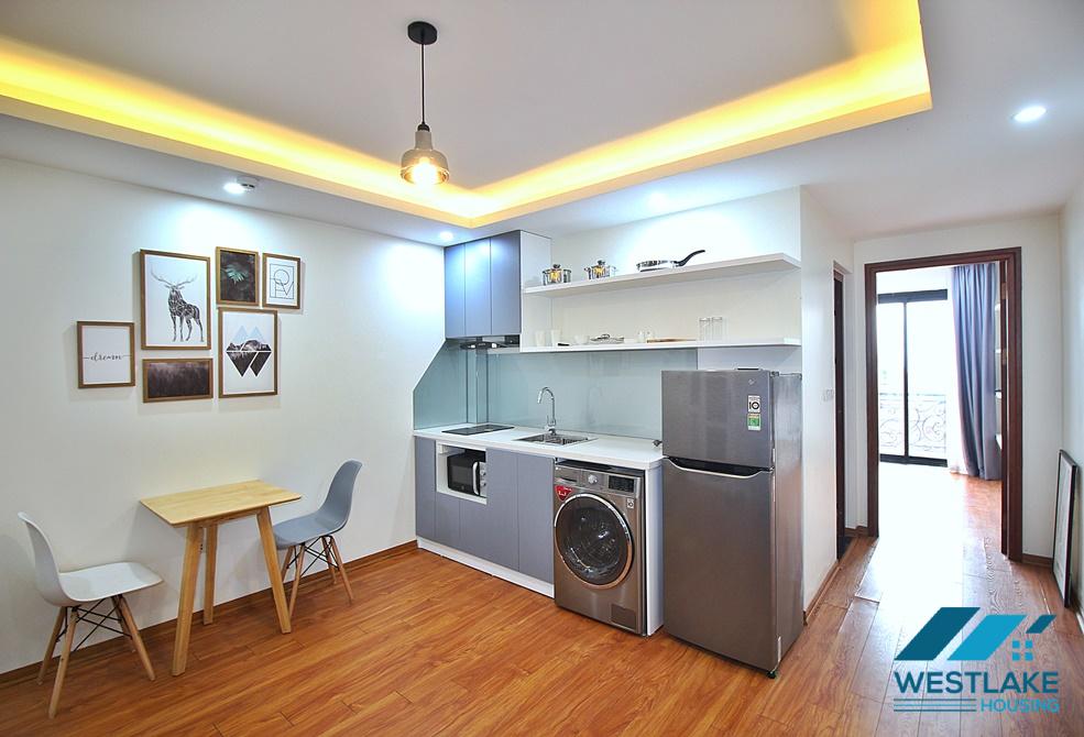 Cho Thuê Căn Hộ 1 Phòng Ngủ Đẹp Tại Xóm Chùa Đặng Thai Mai Tây Hồ, Hà Nội
