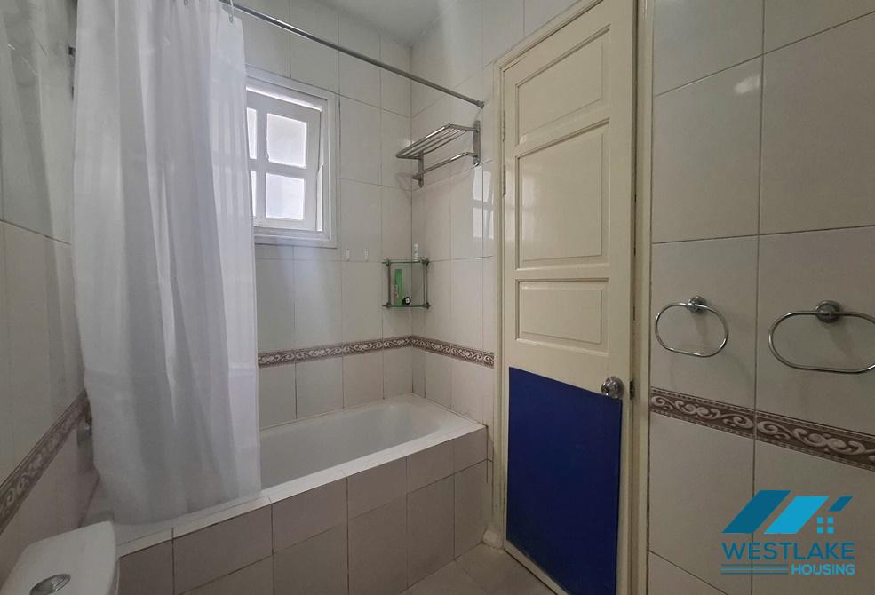 Nhà chất lượng với một phần nội thất cho thuê tại Khu D Ciputra