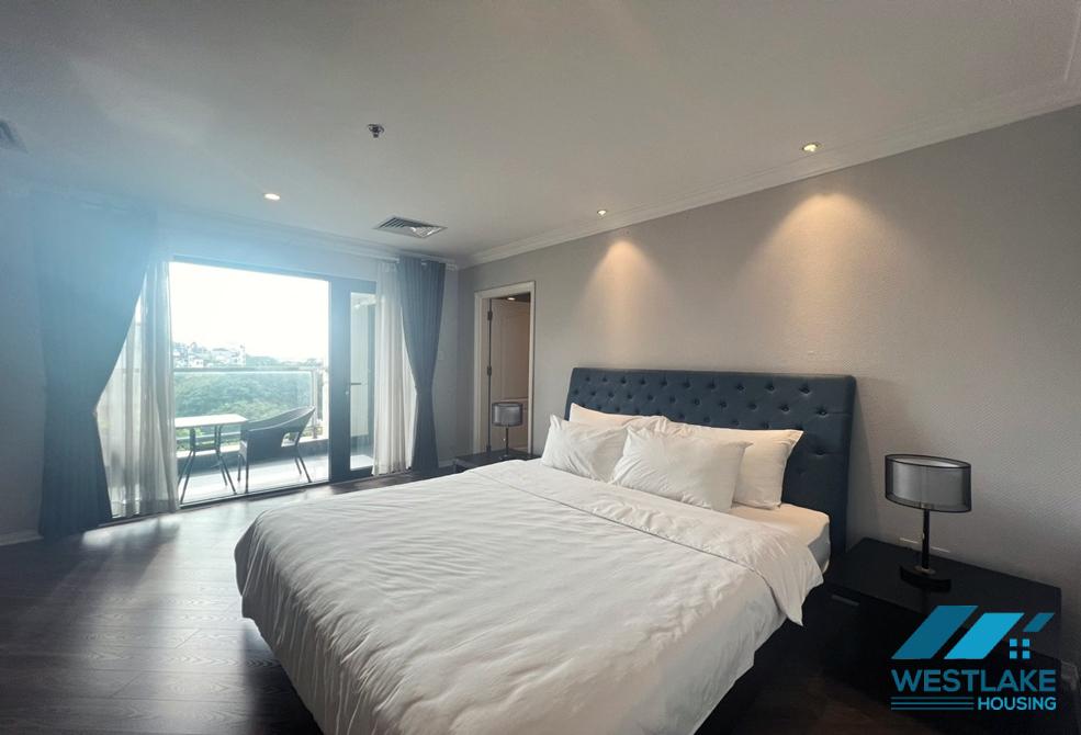 Lake view 2 beds apartment for rent in Truc Bach , Ba Dinh