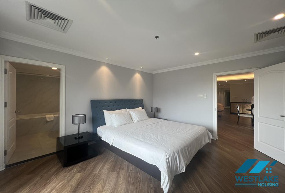 Lake view 2 beds apartment for rent in Truc Bach , Ba Dinh