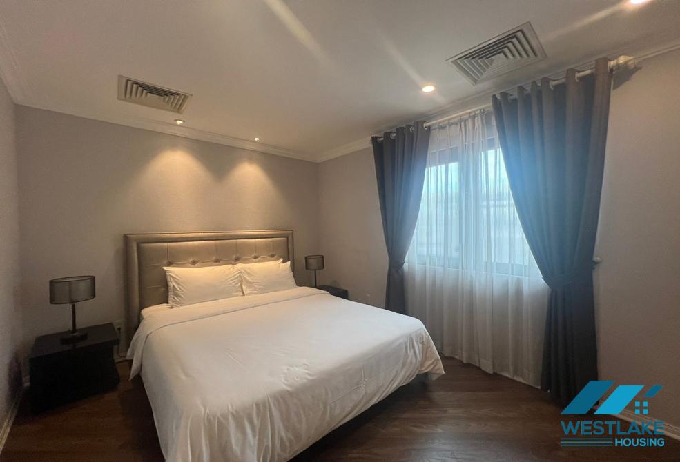 Lake view 2 beds apartment for rent in Truc Bach , Ba Dinh