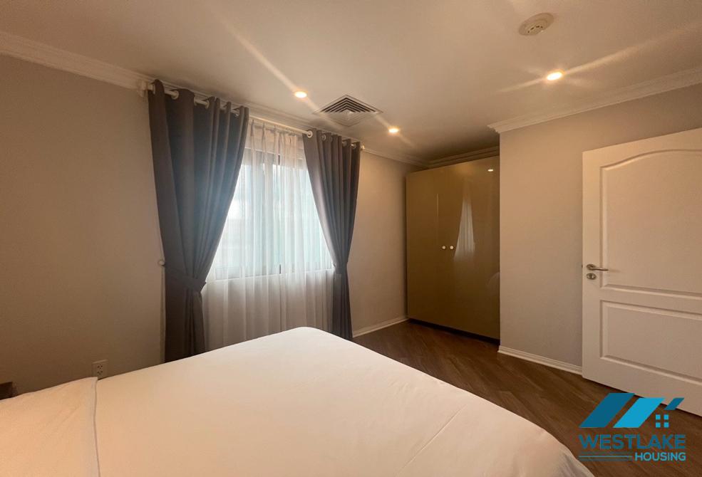 Lake view 2 beds apartment for rent in Truc Bach , Ba Dinh