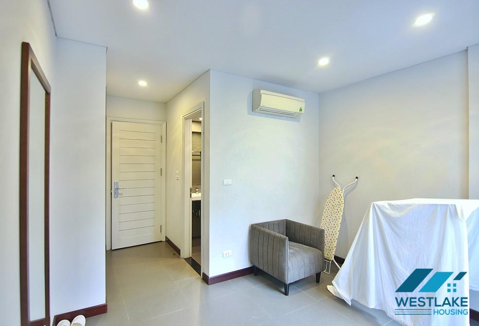 Good quality and beautiful 02 bedrooms apartment for rent on Tu Hoa Street, Tay Ho, Ha Noi