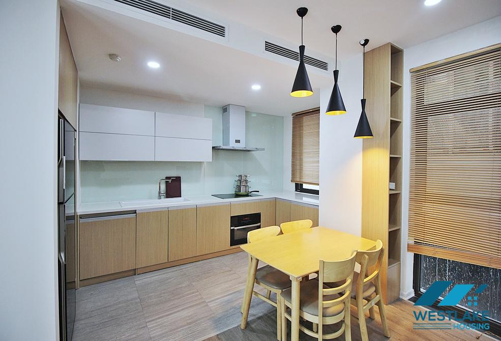 Cho Thuê Căn Hộ 2 Phòng Ngủ Hiện Đại, Sáng Thoáng Tại Khu Vực Tây Hồ, Hà Nội