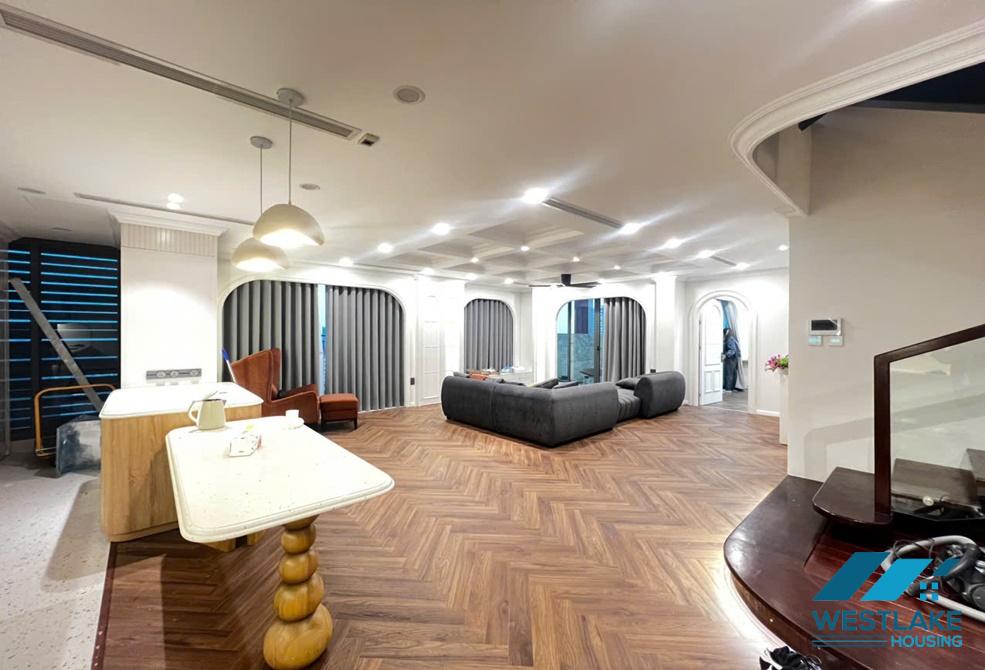Cho thuê căn hộ Penthouse tại tòa nhà One 18 Ngọc Lâm