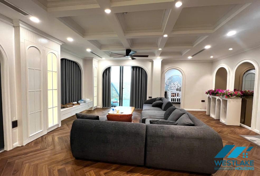 Cho thuê căn hộ Penthouse tại tòa nhà One 18 Ngọc Lâm