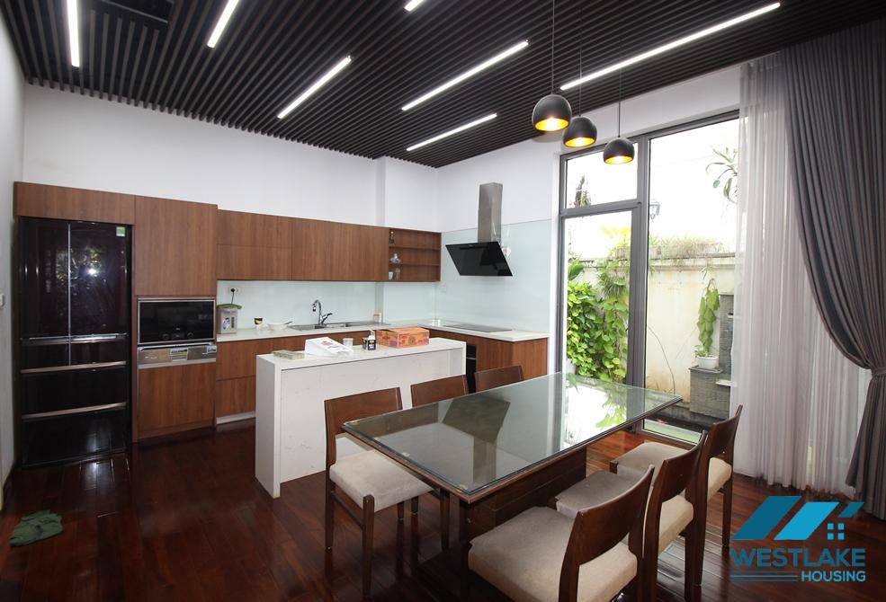 Cho thuê nhà riêng 4 phòng ngủ tại đường Nguyệt Quế Vinhome Harmony