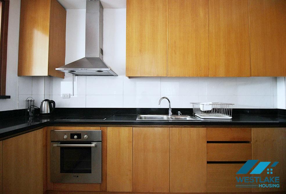 Stunning lake view 02 bedrooms apartment for rent on Xuan Dieu street, Tay Ho, Ha Noi