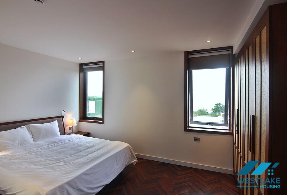Cho Chuê Căn Hộ  2 Phòng Ngủ Đẹp Thoáng Sáng, Ban Công Rông View Hồ Tại Trung Tâm Tây Hồ, Hà Nội