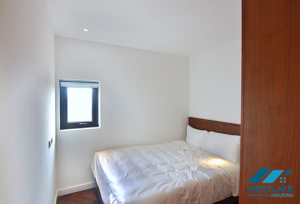 Cho Chuê Căn Hộ  2 Phòng Ngủ Đẹp Thoáng Sáng, Ban Công Rông View Hồ Tại Trung Tâm Tây Hồ, Hà Nội