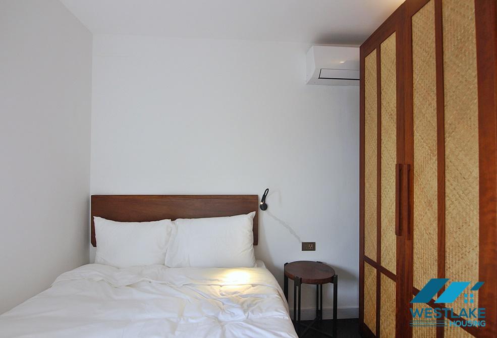 Cho Chuê Căn Hộ  2 Phòng Ngủ Đẹp Thoáng Sáng, Ban Công Rông View Hồ Tại Trung Tâm Tây Hồ, Hà Nội