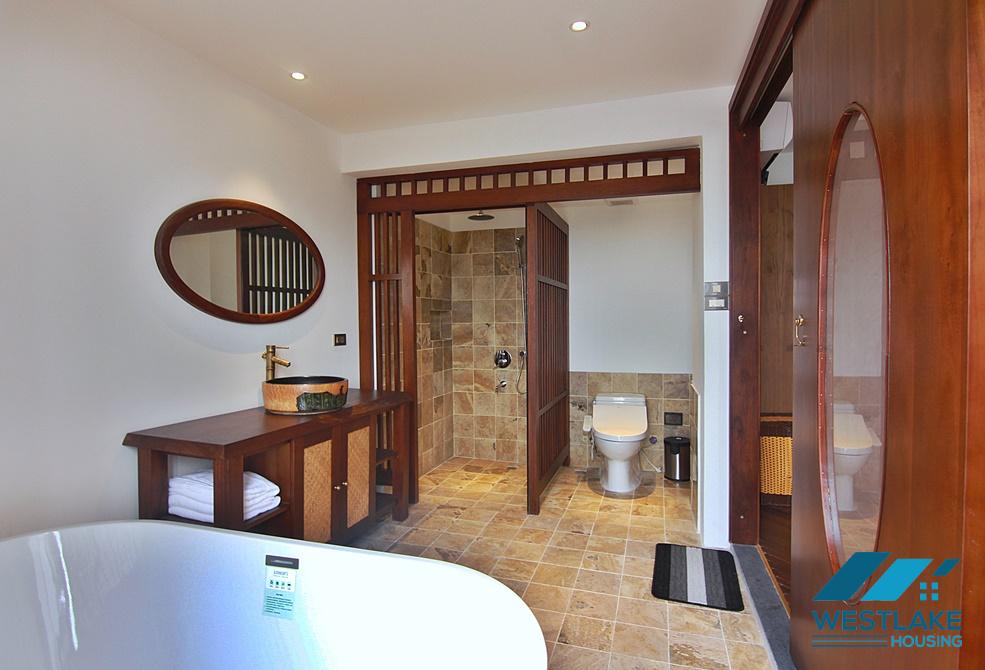 Cho Chuê Căn Hộ  2 Phòng Ngủ Đẹp Thoáng Sáng, Ban Công Rông View Hồ Tại Trung Tâm Tây Hồ, Hà Nội