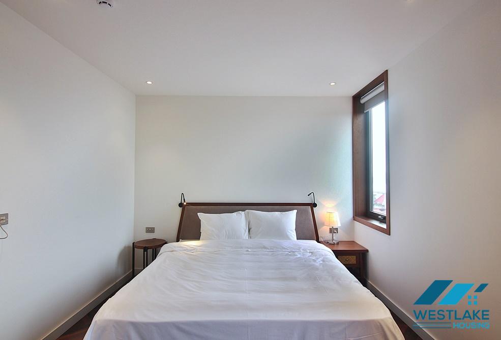 Cho Chuê Căn Hộ  2 Phòng Ngủ Đẹp Thoáng Sáng, Ban Công Rông View Hồ Tại Trung Tâm Tây Hồ, Hà Nội
