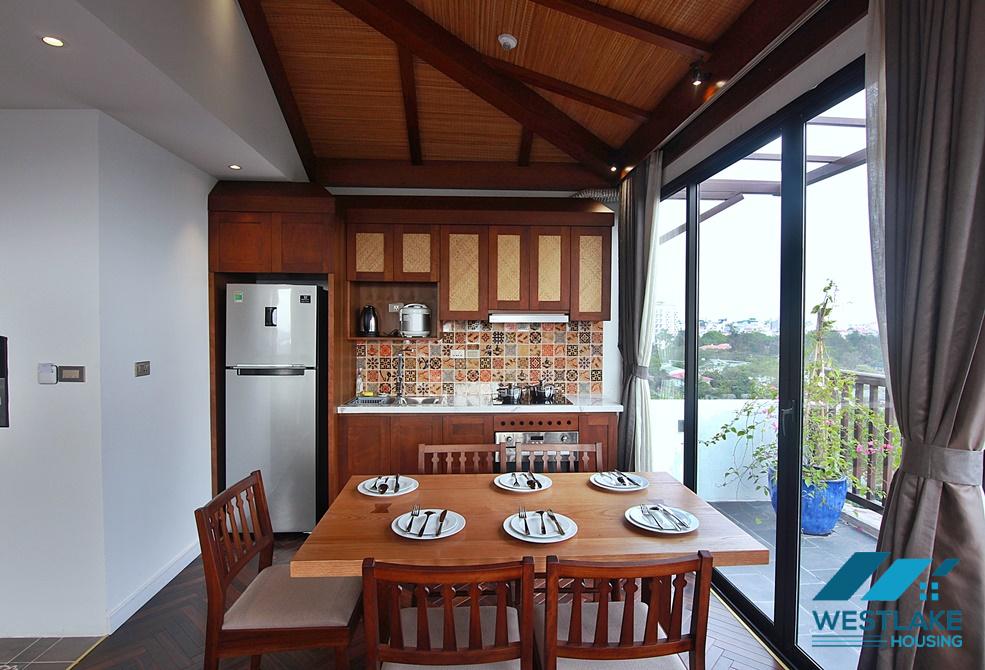Cho Chuê Căn Hộ  2 Phòng Ngủ Đẹp Thoáng Sáng, Ban Công Rông View Hồ Tại Trung Tâm Tây Hồ, Hà Nội