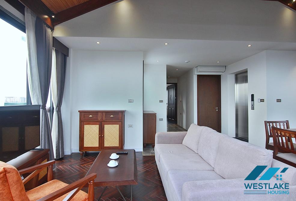 Cho Chuê Căn Hộ  2 Phòng Ngủ Đẹp Thoáng Sáng, Ban Công Rông View Hồ Tại Trung Tâm Tây Hồ, Hà Nội