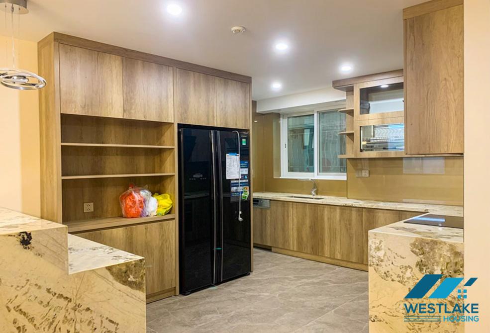 Căn hộ mới cải tạo với nội thất đẹp cho thuê tại khu đô thị E ciputra
