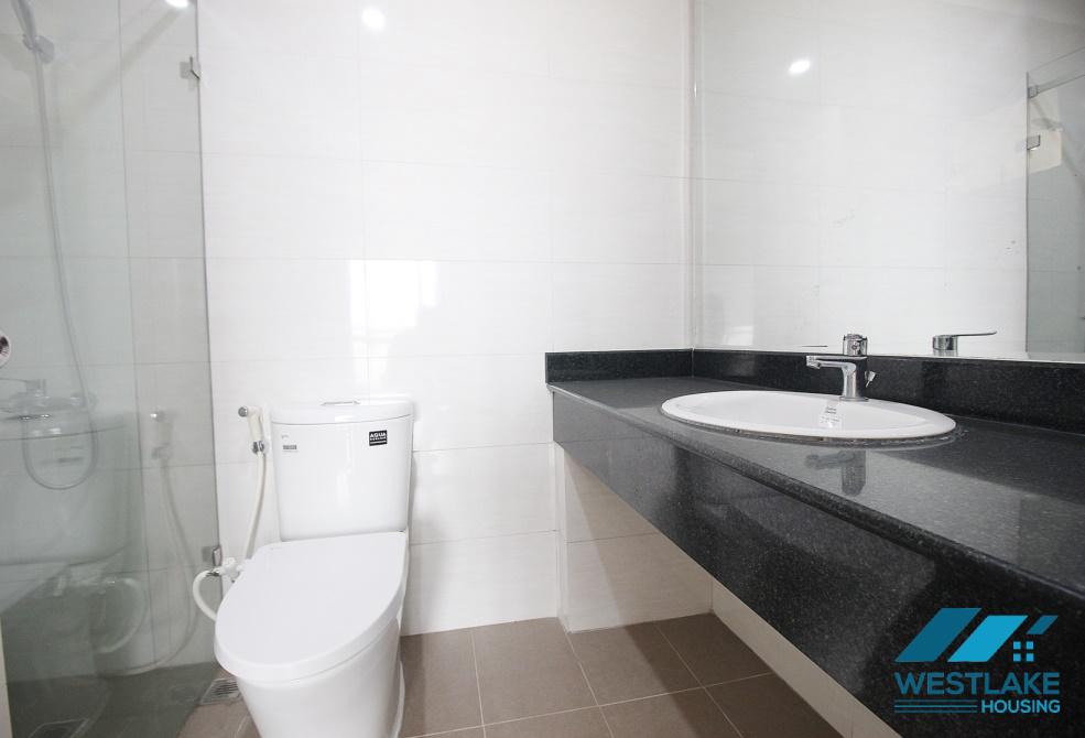 Cho thuê căn hộ 3 phòng ngủ giá rẻ tại Ciputra, Tây Hồ