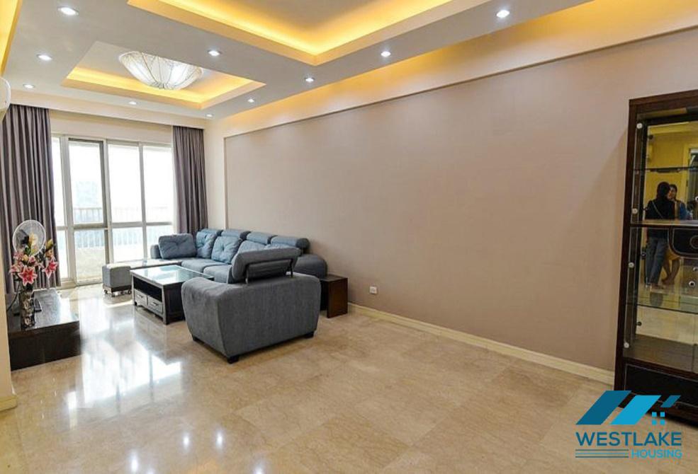 Cho thuê căn hộ 4 phòng ngủ rộng rãi và sang trọng tại tòa nhà Ciputra P