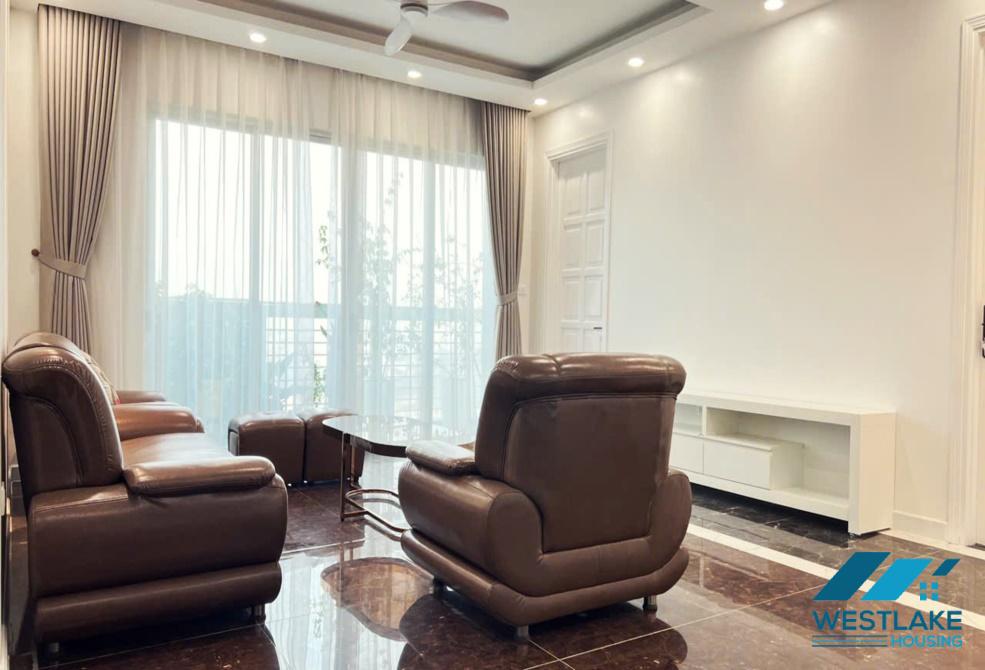Căn hộ mới sửa chữa theo phong cách hiện đại ở Ciputra