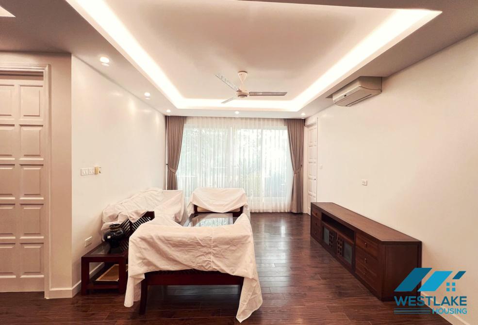 Căn hộ 4 phòng ngủ mới cải tạo cho thuê tại Ciputra, Tây Hồ