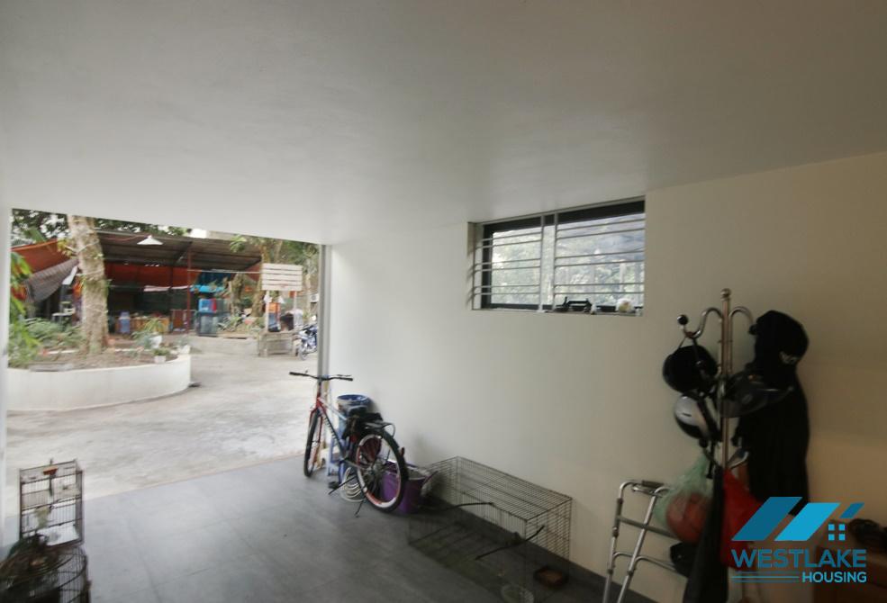Cho thuê nhà 3 phòng ngủ tại Ngọc Thụy gần trường quốc tế Pháp.