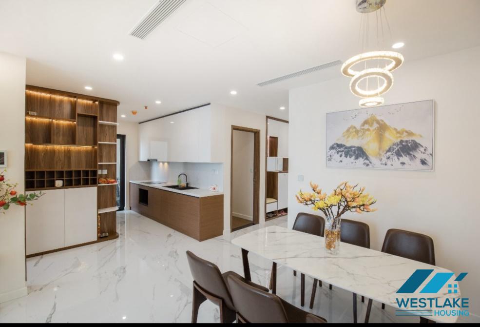 Căn hộ 3 phòng ngủ sang trọng cho thuê tại Sunshine City gần Ciputra