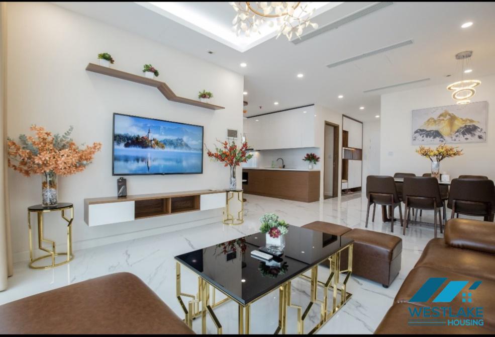 Căn hộ 3 phòng ngủ sang trọng cho thuê tại Sunshine City gần Ciputra