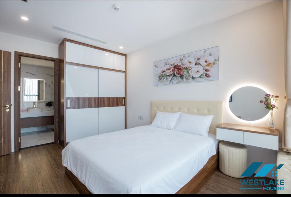 Căn hộ 3 phòng ngủ sang trọng cho thuê tại Sunshine City gần Ciputra