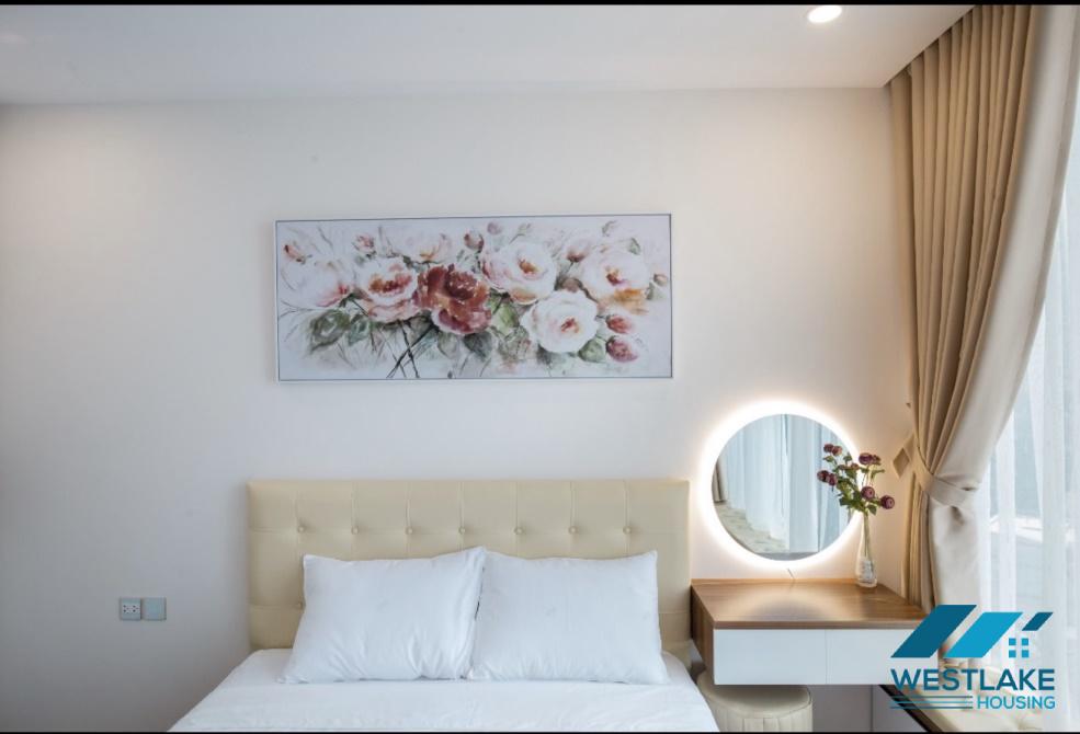 Căn hộ 3 phòng ngủ sang trọng cho thuê tại Sunshine City gần Ciputra
