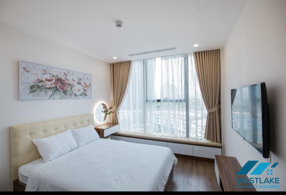 Căn hộ 3 phòng ngủ sang trọng cho thuê tại Sunshine City gần Ciputra