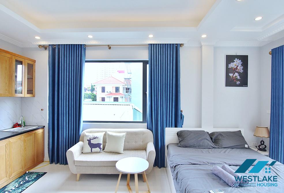 Bright studio for rent in Lac Long Quan st, Tay Ho, Ha Noi