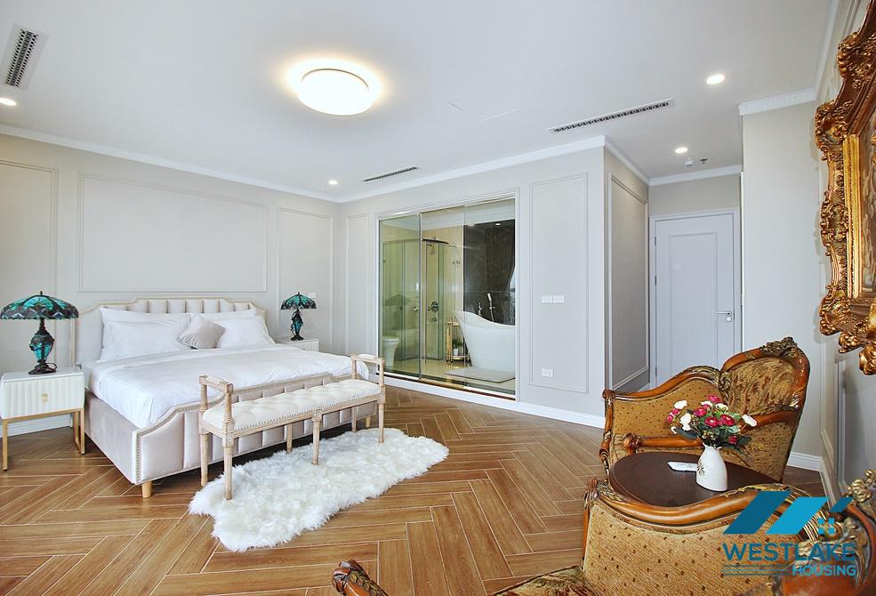 Lake view and luxurious 4 beds apartment for rent in Xuan Dieu st, Tay Ho