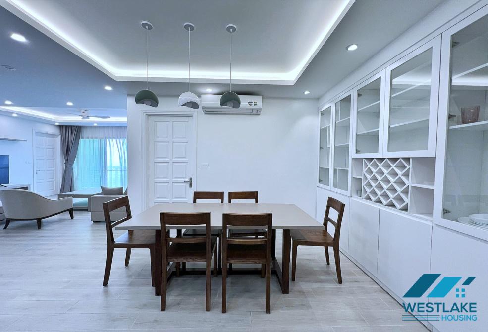 Căn hộ 04 phòng ngủ mới cải tạo và đầy đủ nội thất cho thuê tại Ciputra, Tây Hồ, Hà Nội