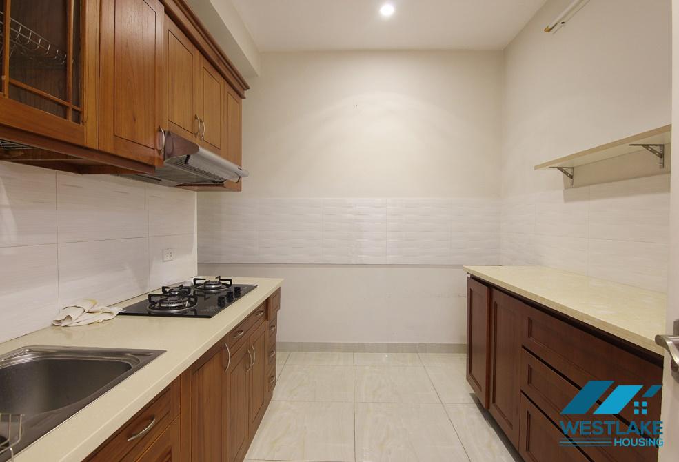 Căn hộ ba phòng ngủ sáng sủa và hiện đại tại Ciputra, quận Tây Hồ
