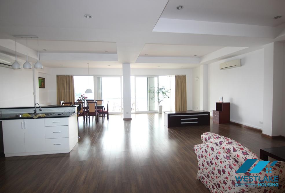 Lake view with big balcony apartment for rent in Xuan Dieu st, tay Ho district